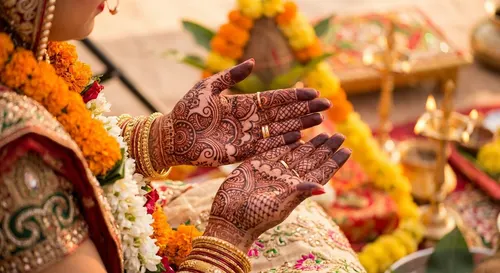 Mehendi/Heena Artists